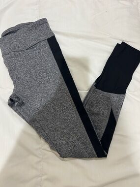 Forever 21 Gray and Black Women's Active Leggings